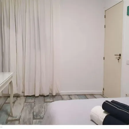 Studio Or With Private Bathroom Or With Shared Bathroom ברצלונה