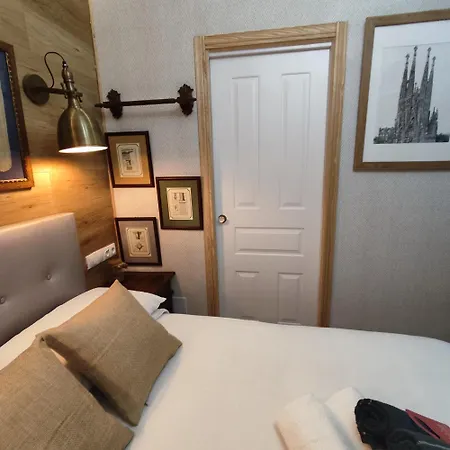 Studio Or With Private Bathroom Or With Shared Bathroom דירה ברצלונה