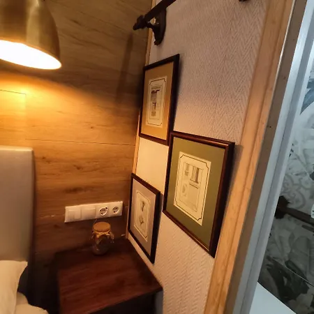 Studio Or With Private Bathroom Or With Shared Bathroom דירה