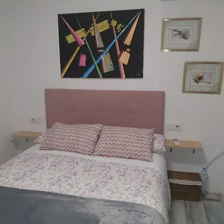 Studio Or With Private Bathroom Or With Shared Bathroom