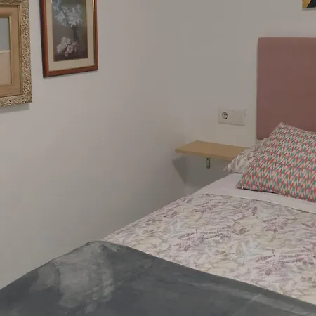 Studio Or With Private Bathroom Or With Shared Bathroom דירה ברצלונה