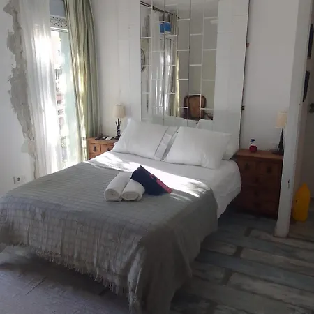 Studio Or With Private Bathroom Or With Shared Bathroom ברצלונה