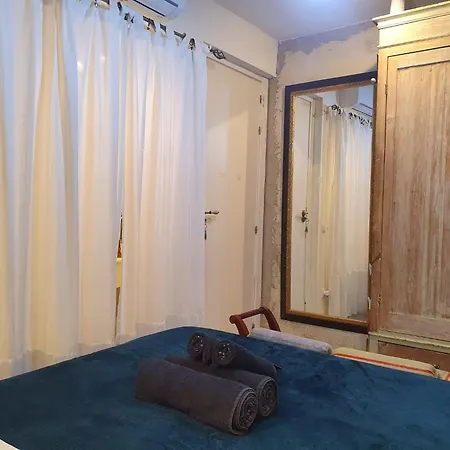 דירה Studio Or With Private Bathroom Or With Shared Bathroom ברצלונה