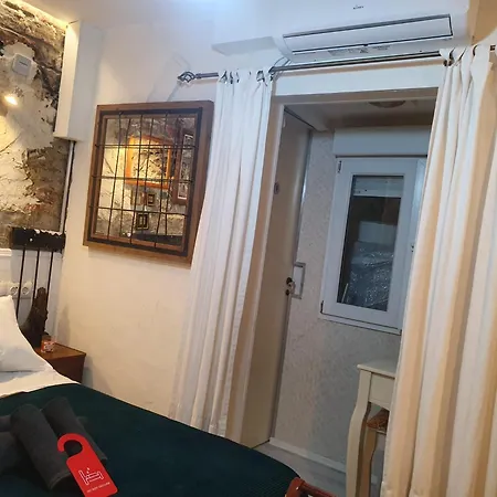 דירה Studio Or With Private Bathroom Or With Shared Bathroom ברצלונה