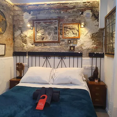 Studio Or With Private Bathroom Or With Shared Bathroom