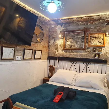 Studio Or With Private Bathroom Or With Shared Bathroom דירה ברצלונה